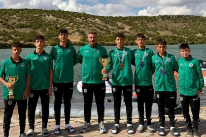 Sakaryalı sporcular&nbsp;Eskişehir’de ikincilik kupasını kaldırdı