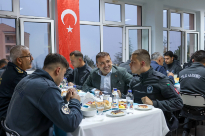 Bilecik'te Vali Sözer, polis adaylarıyla buluştu