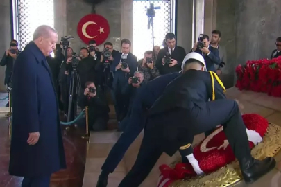 Devlet erkanı Anıtkabir'de Ata'nın huzurunda