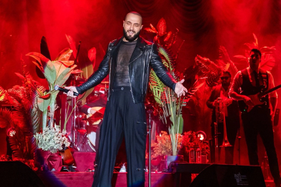 Berkay'ın transparan sahne tarzı olay oldu